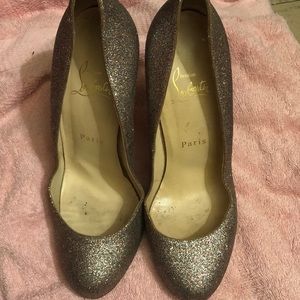 Glitter glam round toe pumps